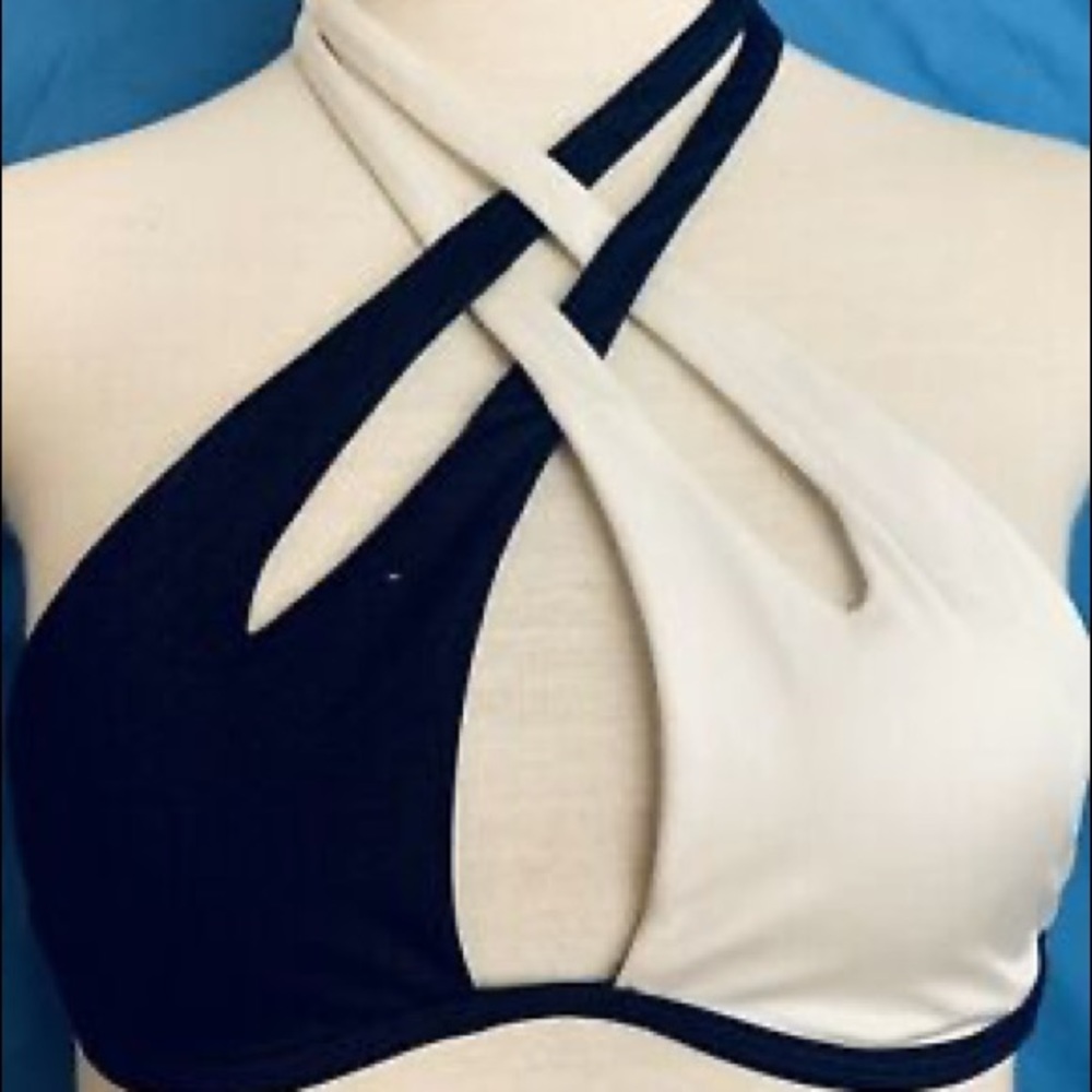 NWOT Victoria’s Secret black and white swim top